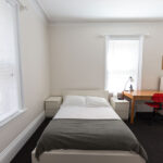 La camera del residence per studenti Lee Hall della NESE di Boston 